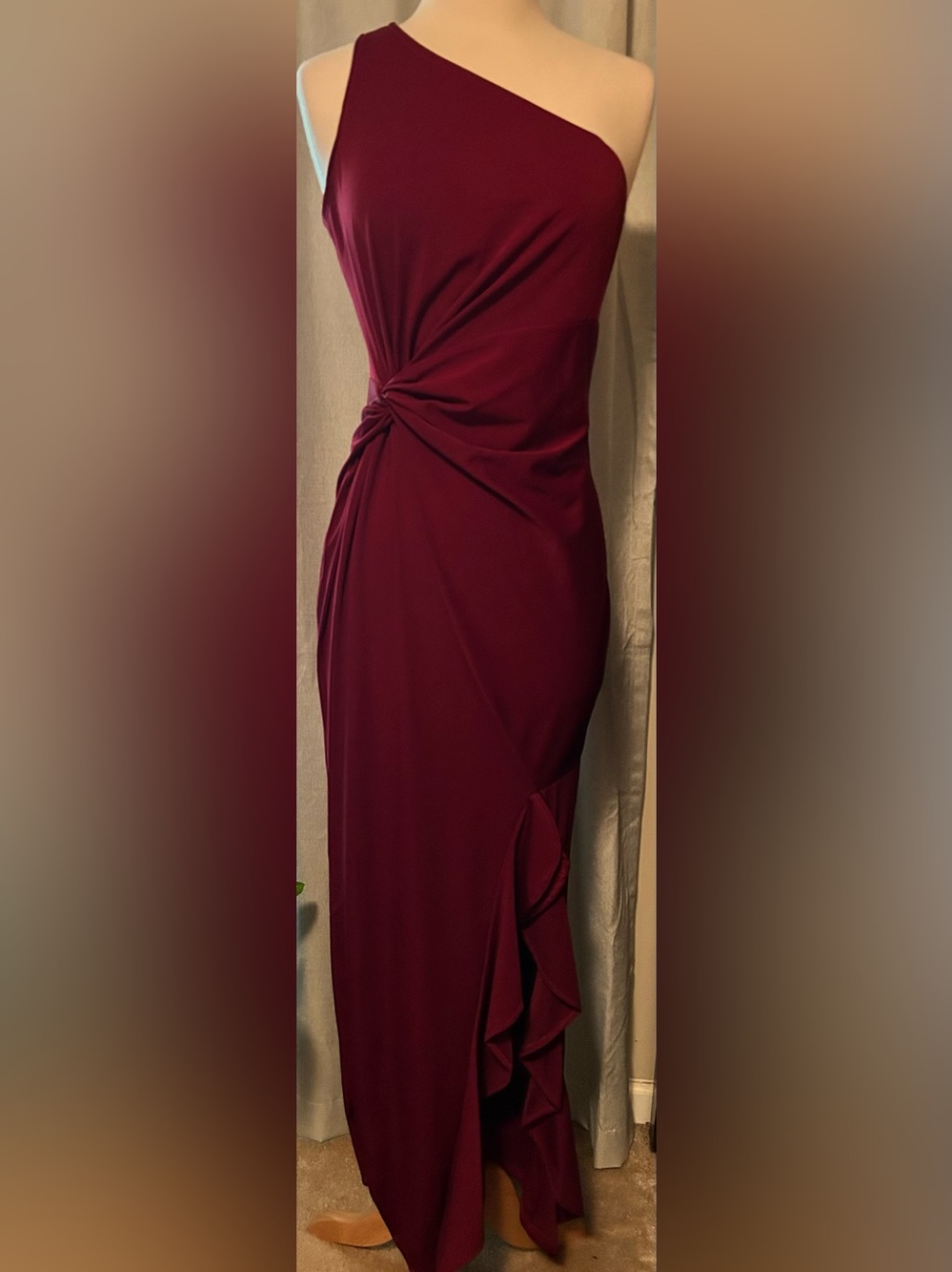 Maxi bodycon One off Shoulder ruched Twist-Front burgundy dress medium